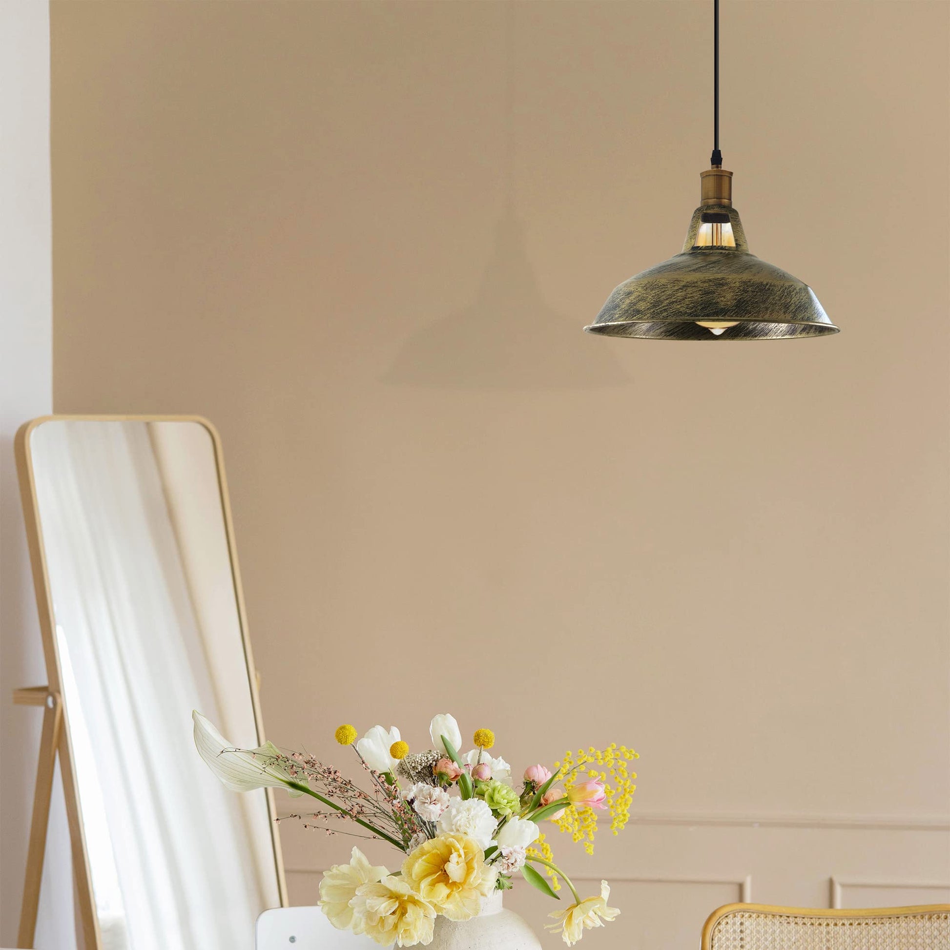plafonniers suspendus, luminaire industriel, luminaires suspendus pour cuisine, suspension, lampe suspendue,