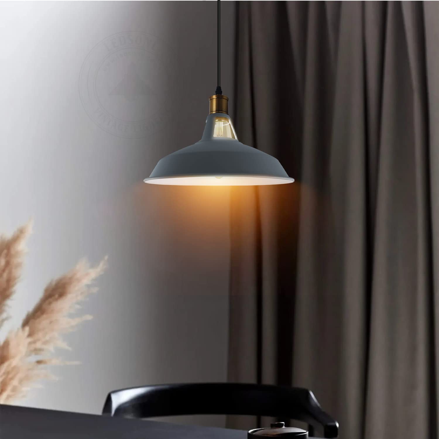 plafonniers suspendus, luminaire industriel, luminaires suspendus pour cuisine, suspension, lampe suspendue,