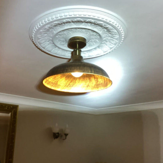 Industrielampe mit 36 cm Kupferschirm, ideal für stilvolle Beleuchtung in modernen und rustikalen Räumen.