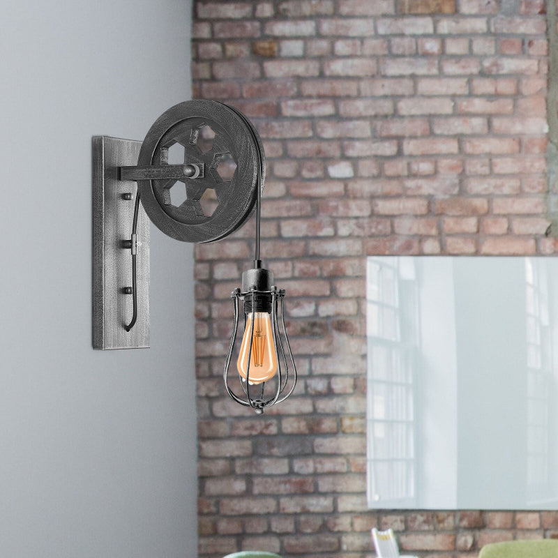 Wandlampe mit Loft-Charme – Holz trifft auf Eisenrad im trendigen Industrielook