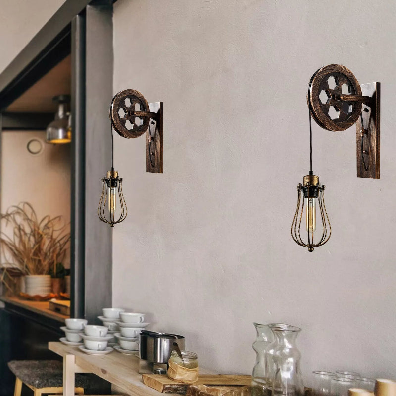 Einzigartige Wandleuchte mit Holz, Eisen und Riemen – echter Blickfang im Loft-Stil