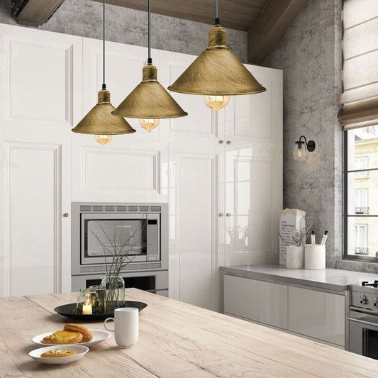 Robuste Pendelleuchte aus Metall mit E27 für Esstisch