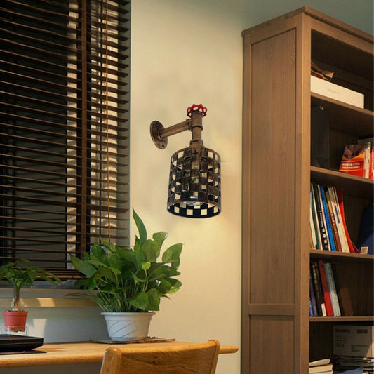 Flurleuchte im industriellen Rohrdesign mit Kupferfinish