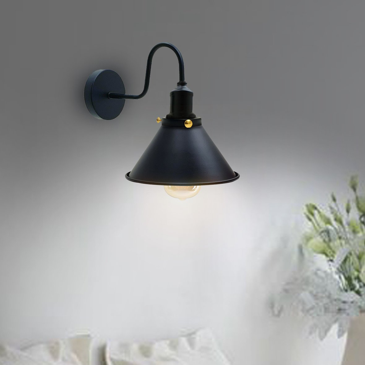 Wandleuchte innen
Konische metall Wandlampe