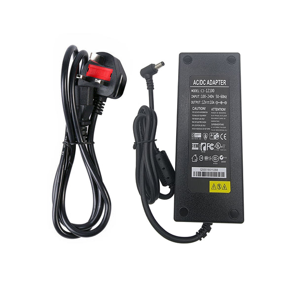 Illustration eines 12V DC Adapters mit verschiedenen Anschlüssen