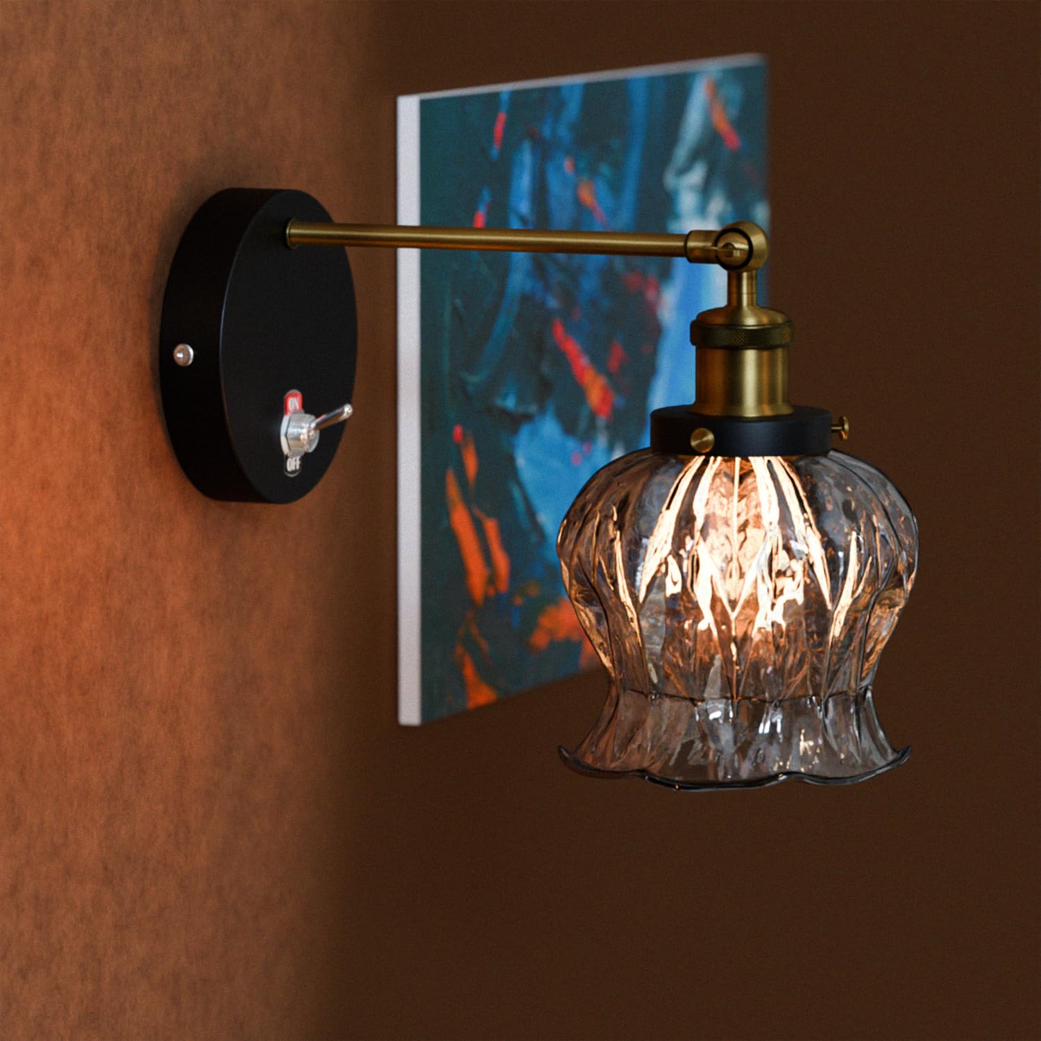 Vintage Messing Wandlampe mit verstellbarem Arm und weiß-braunem Lampenschirm, E27 Fassung, 60W für Innenräume, einfache Installation.