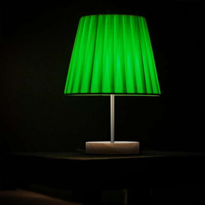 Moderne Tischlampe Stofflampenschirm Schreibtischlampe Holzsockel Plug in Schlafzimmer Nachtlicht für Heimdekoration