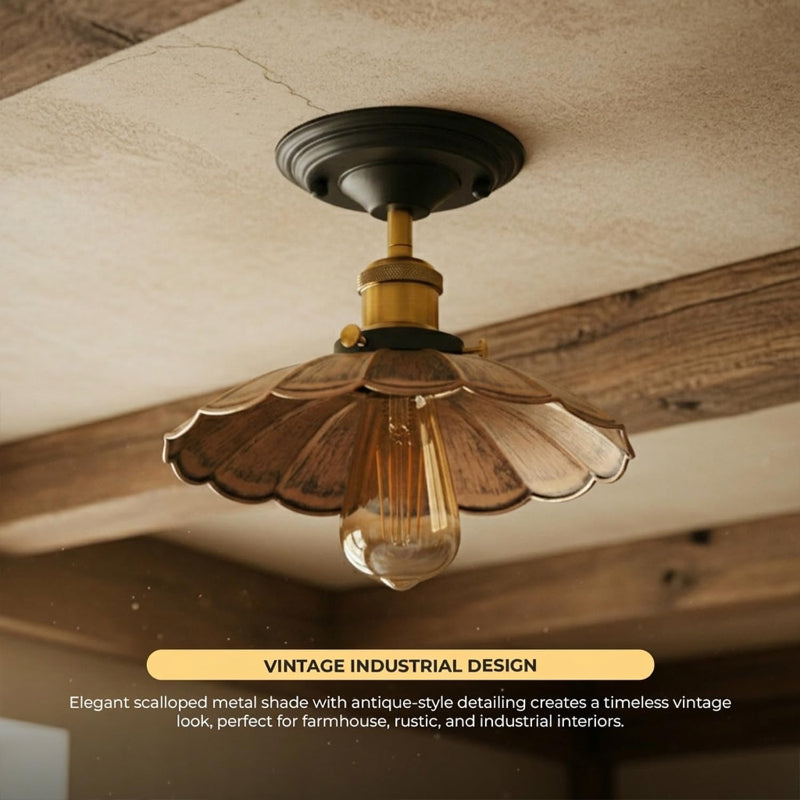 Deckenlampe mit wellenförmigem Schirm im Detail