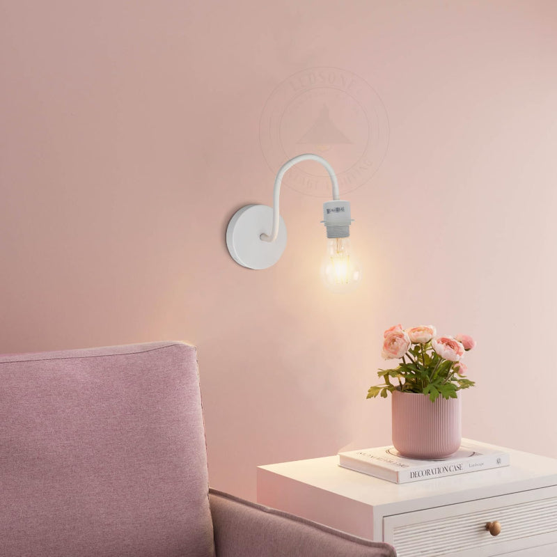 Flexible Spotlampe zur Deckenmontage für Loft-Wohnungen.