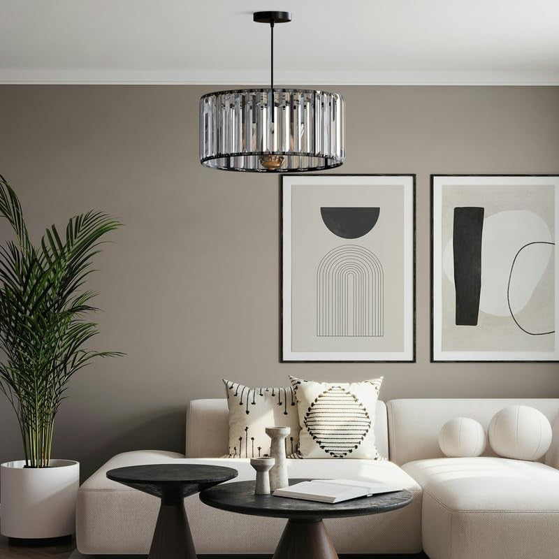 Lampenschirm aus Glas für elegante Deckenbeleuchtung im Wohnzimmer.