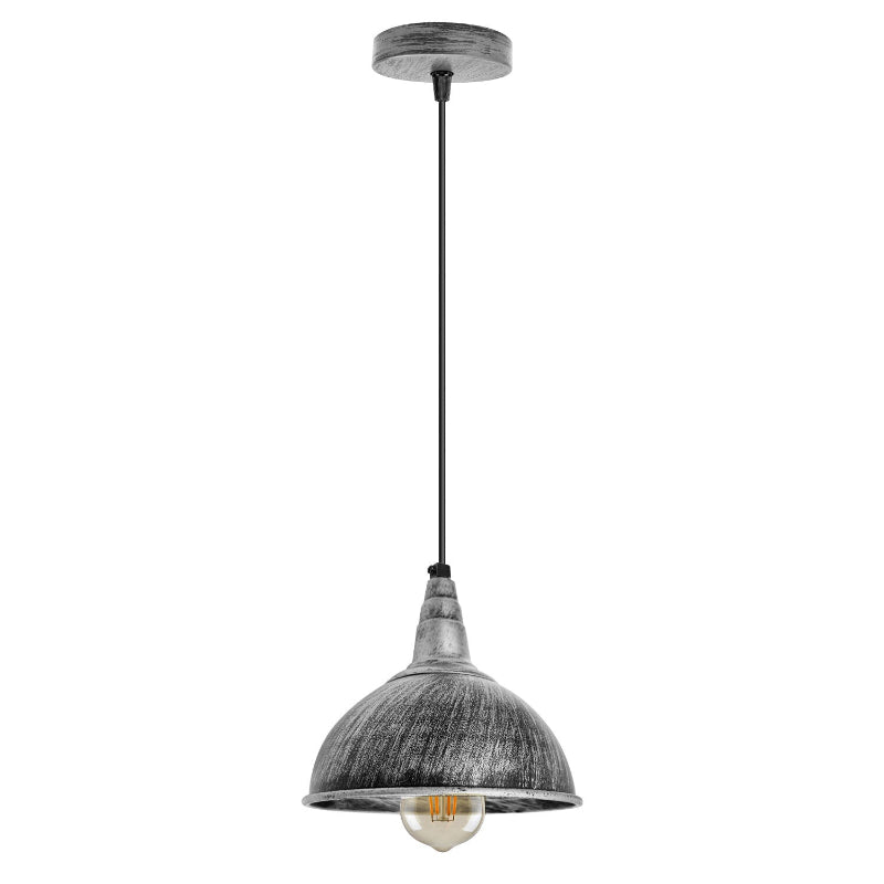 Pendelleuchte im Industrie-Design mit Metallschirm