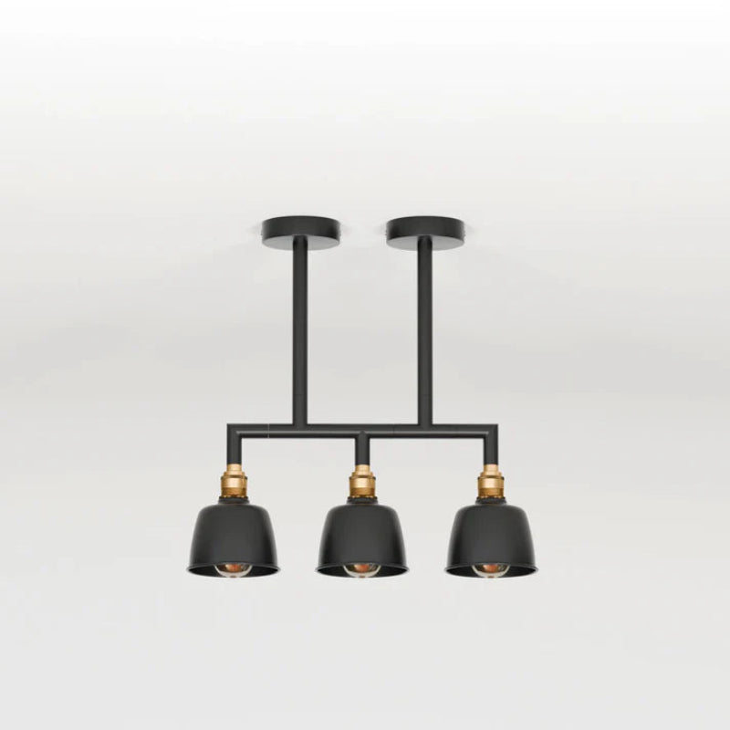 Schwarze Hängelampe mit mehreren Lichtquellen