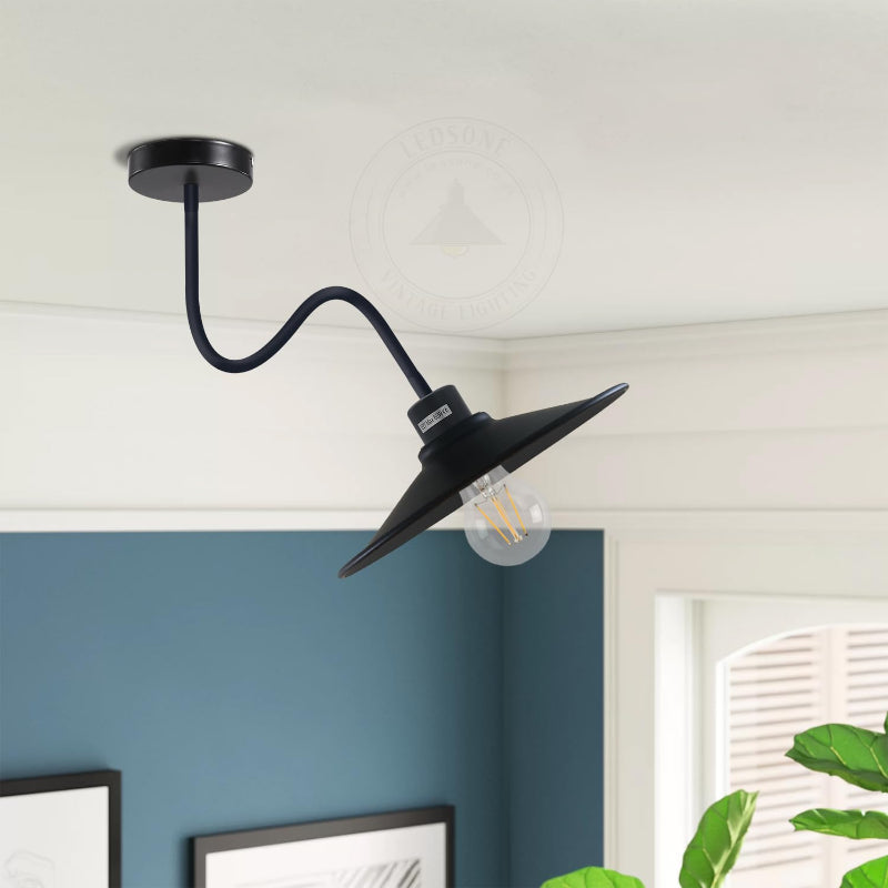 Verstellbare Spot-Beleuchtung für Deckenmontage.