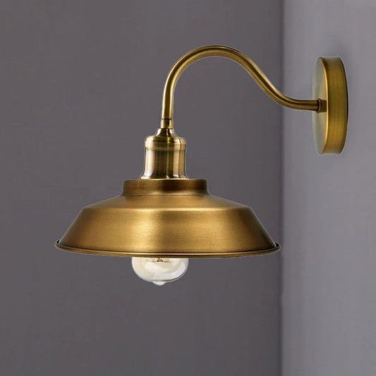 Vintage inspirierte Wandleuchte mit E27 Sockel und gelbem Messing Finish