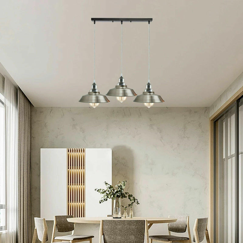 Stilvolle Pendelleuchte aus Metall für das moderne Wohnzimmer.