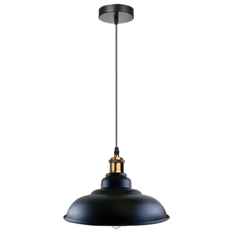 Schwarze Pendelleuchte 32 cm über dem Esstisch im Esszimmer, stilvoll und verstellbar.