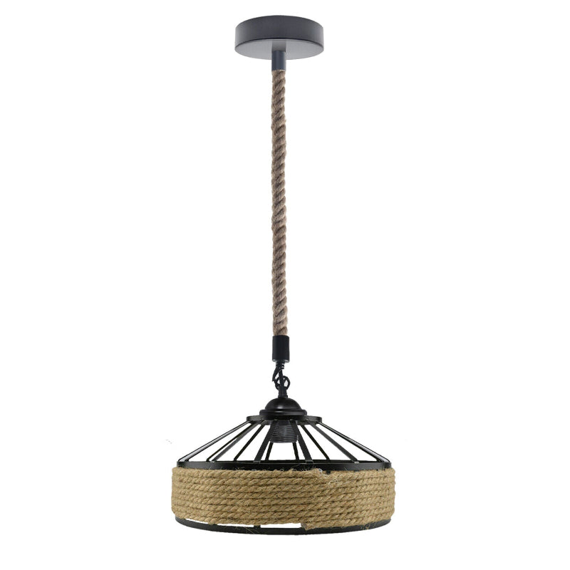 Stimmungsvolle Lampe mit E27 Leuchtmittel und Hanfseil am Strand