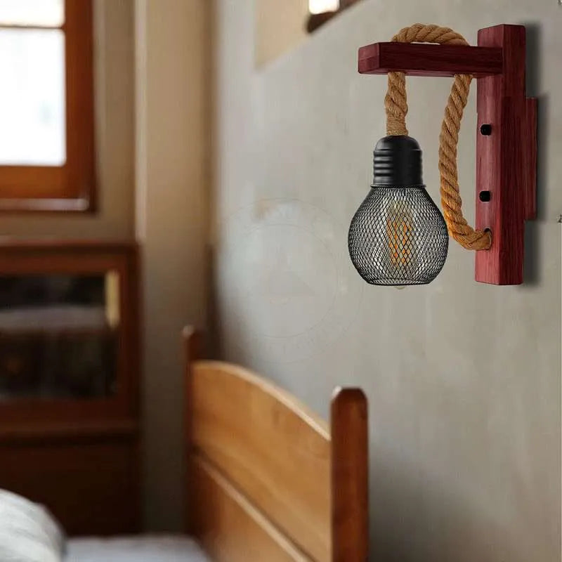 Holzlampe mit Hanfseil zur Wandmontage im Vintage-Stil