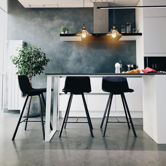 Luxuriöse Deckenpendelleuchte im französischen Gold, 2-flammig, Kegelform, E27 Sockel für modernes Interieur.