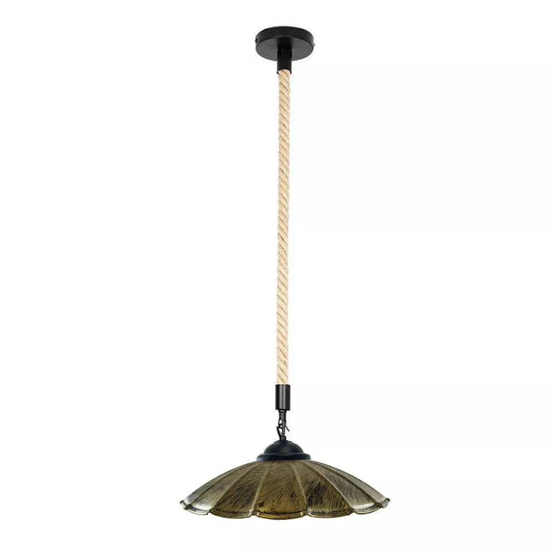 Retrodesign Deckenlampe aus gebürstetem Messing mit Hanfseil – stilvolle Beleuchtung für Esstisch
