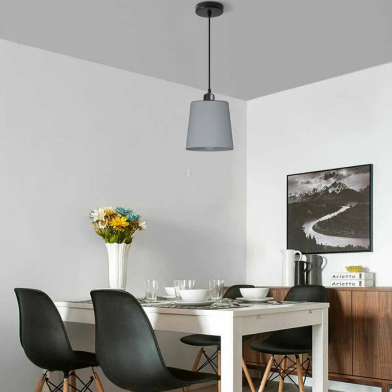 moderne Hängelampe in Pastellfarben
