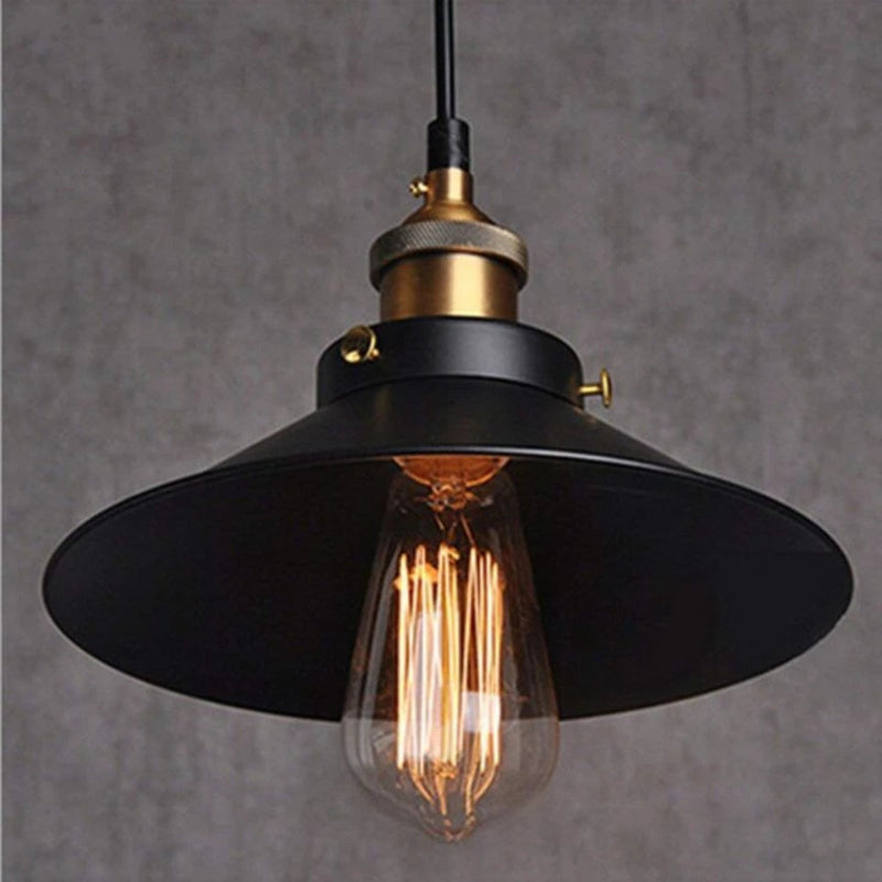 schwarze Deckenlampe Küche