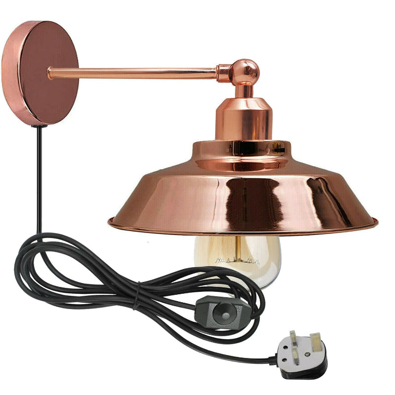 Elegante Roségold-Wandlampe mit praktischem Dimmschalter
