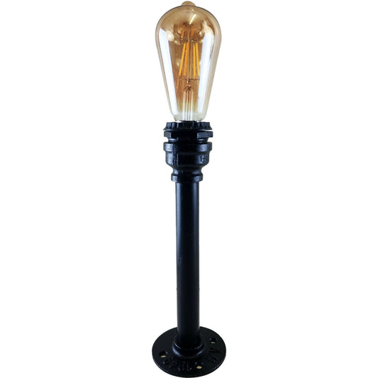 Moderne Deckenlampe im Schlafzimmer, hell beleuchtet.