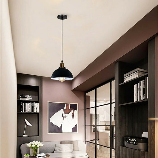 schwarze Hängelampe im Industrie Look für Wohnzimmer