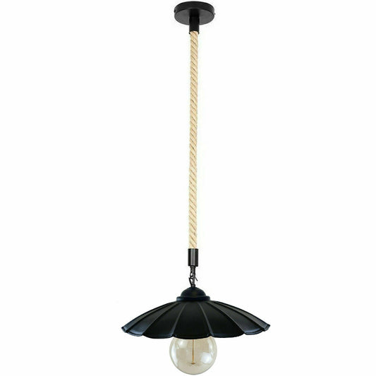 Rustikale Pendelleuchte aus Seil und schwarzem Metall – perfekte Flurlampe im reduzierten Industrial-Stil