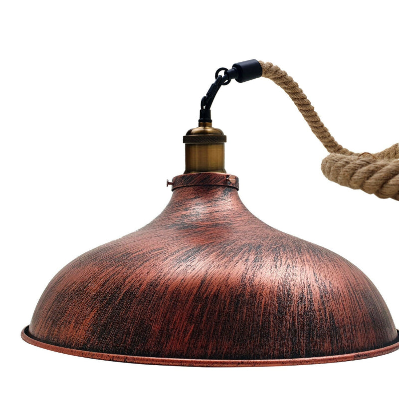 Pendelleuchte mit Hanfseil und Metallschirm im Vintage-Design, ideal für rustikale Räume